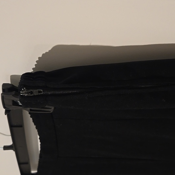 Elegant Black Women's Pants - Picture 4 of 5